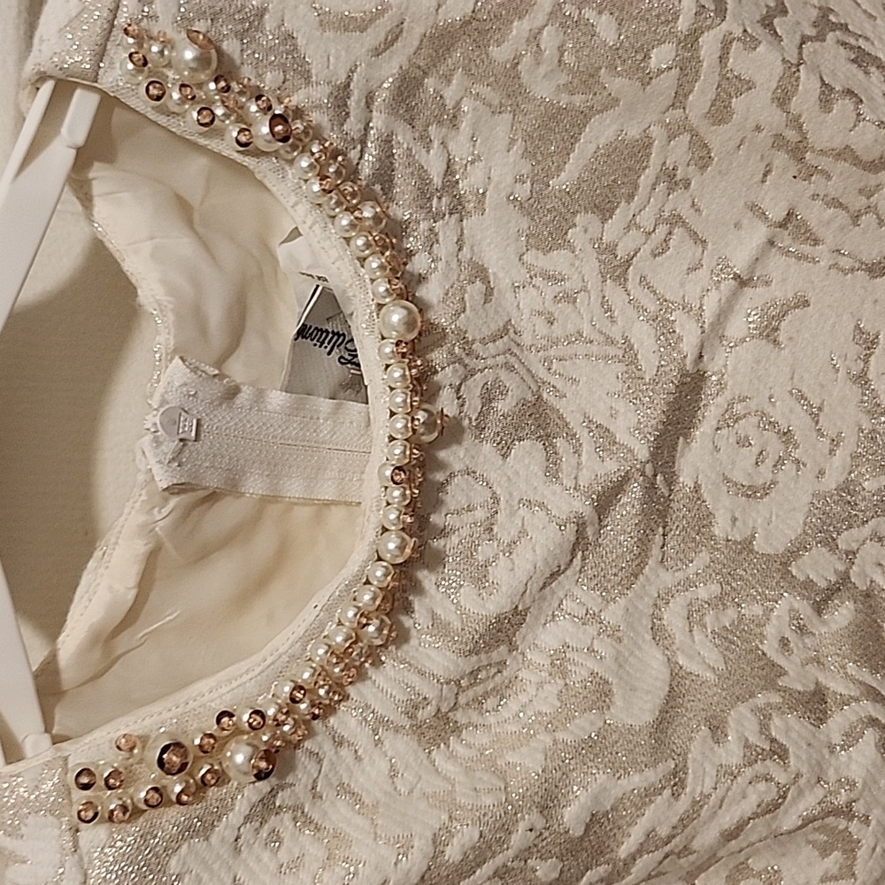 Formal Dress - Picture 2 of 4